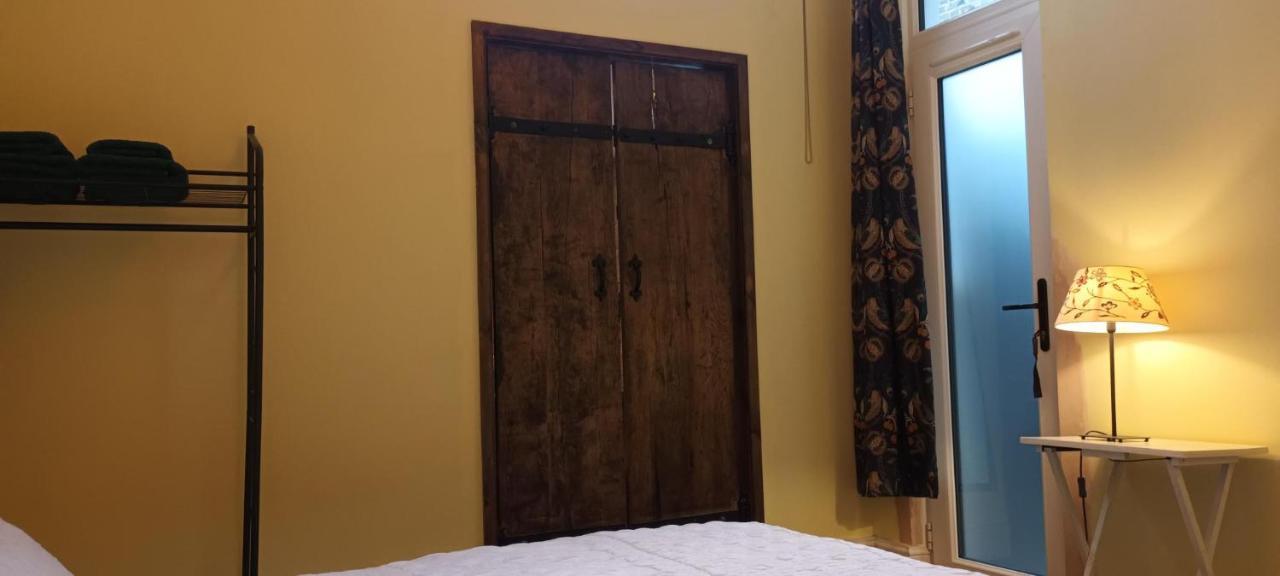 Room With Luxury Private Bathroom & Independent Entrance Near Tube London Bagian luar foto